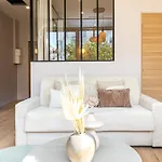 Stylish 1-Bedroom Apartment With Air Conditioning In Paris 17Th