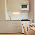 Stylish 1-Bedroom Apartment With Air Conditioning In Paris 17Th