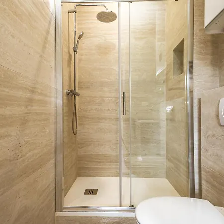 Appartamento Stylish 1-bedroom With Air Conditioning In 17th Parigi